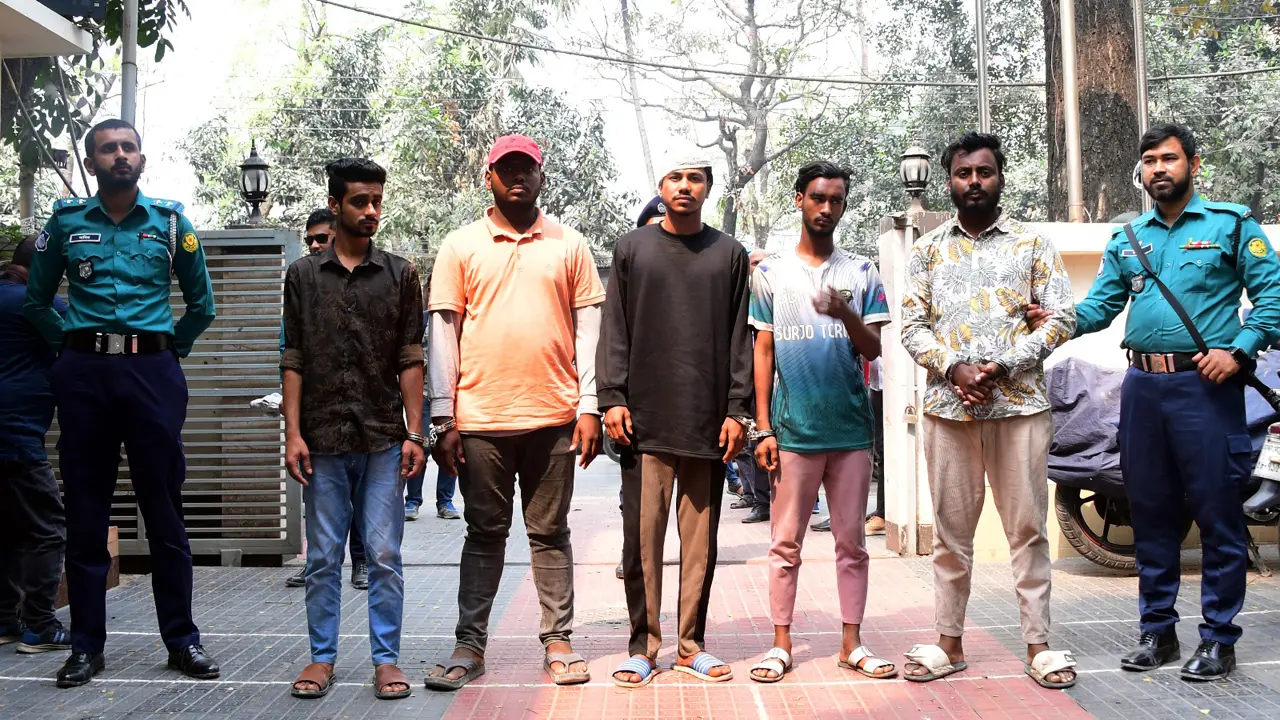 উত্তরায় ঘটনায় আরও দুজন গ্রেপ্তার, উদ্ধার দুটি রামদা