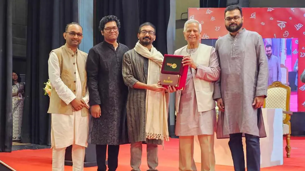 একুশে পদক গ্রহণ করলেন ‘অভ্র’র চার সদস্য