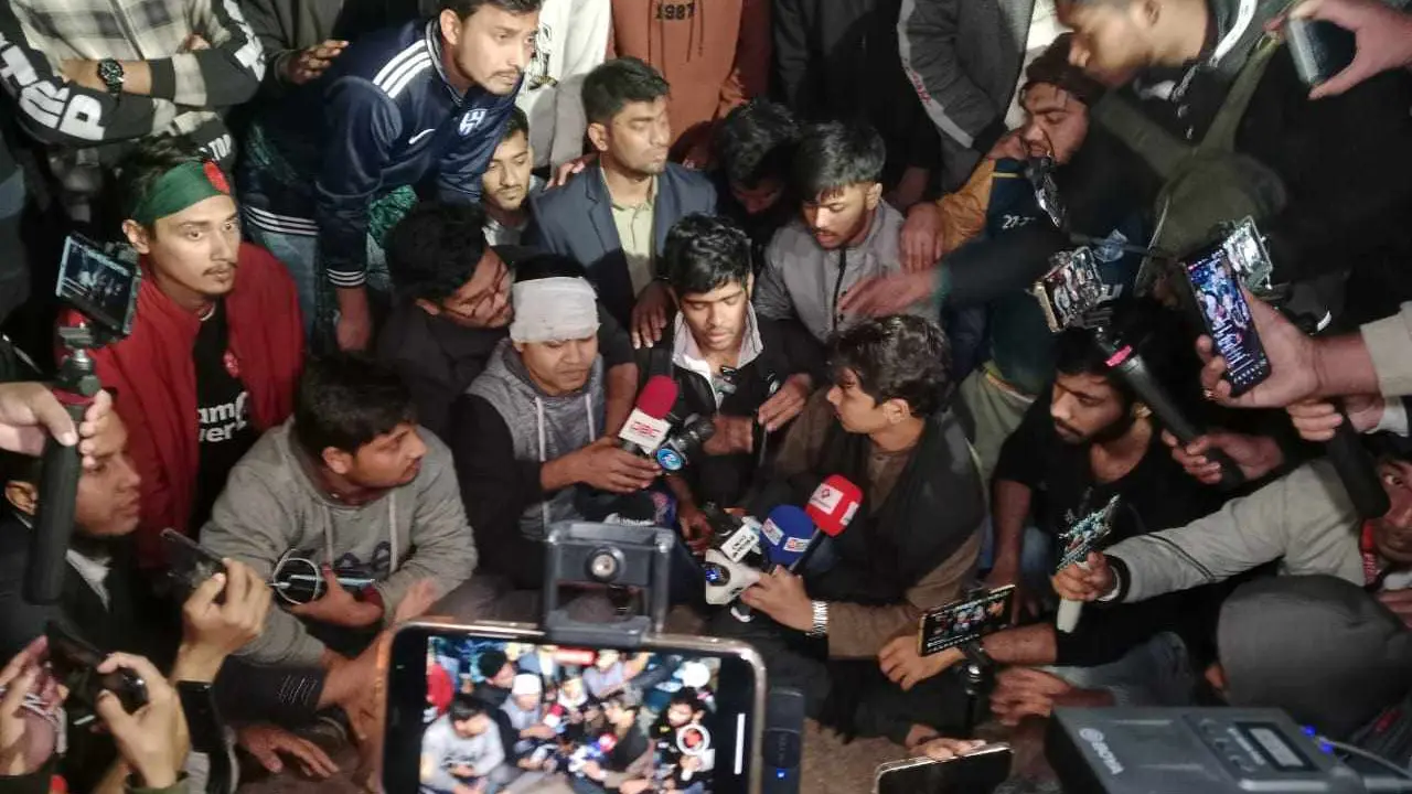 ঢাকা অবরোধ কর্মসূচির ঘোষণা ৭ কলেজ শিক্ষার্থীদের
