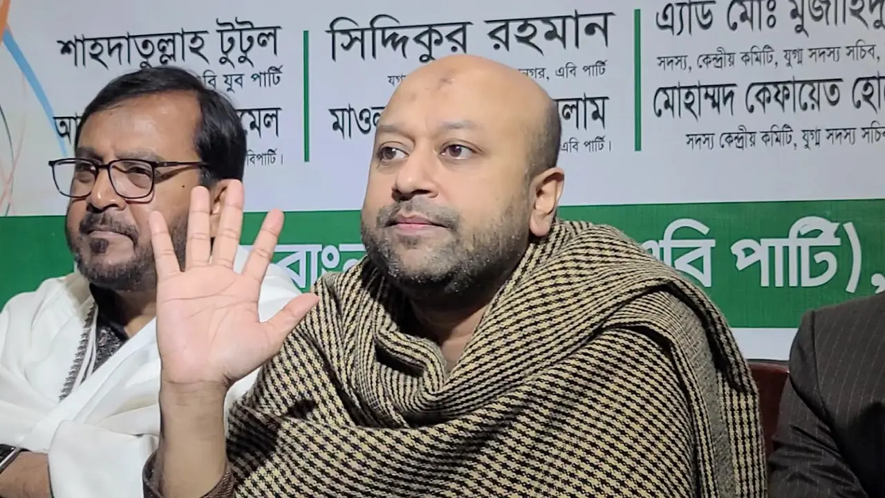 রাজনীতিবিদরা মানুষের ভোগান্তিকে রাজনৈতিক পুঁজি বানিয়ে ফেলেছেন