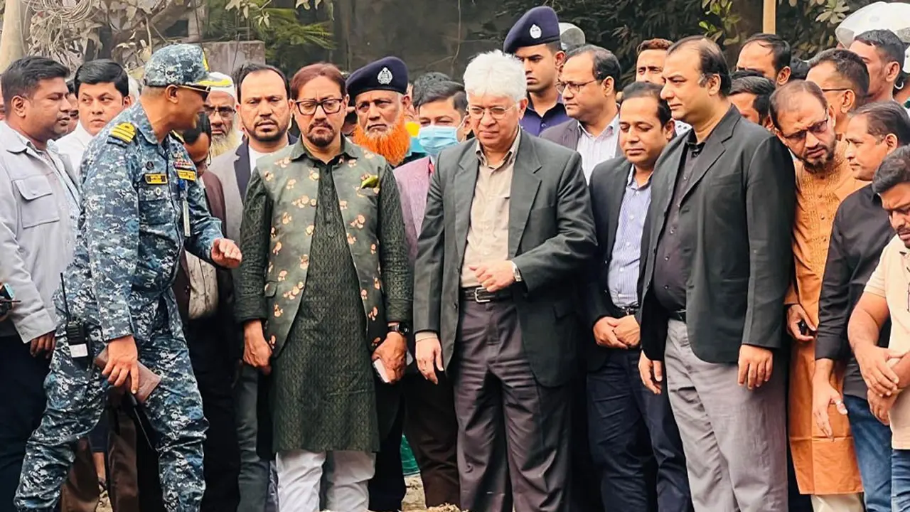 খাল খননের নামে চট্টগ্রামে লুটপাট হয়েছে : গণপূর্ত উপদেষ্টা
