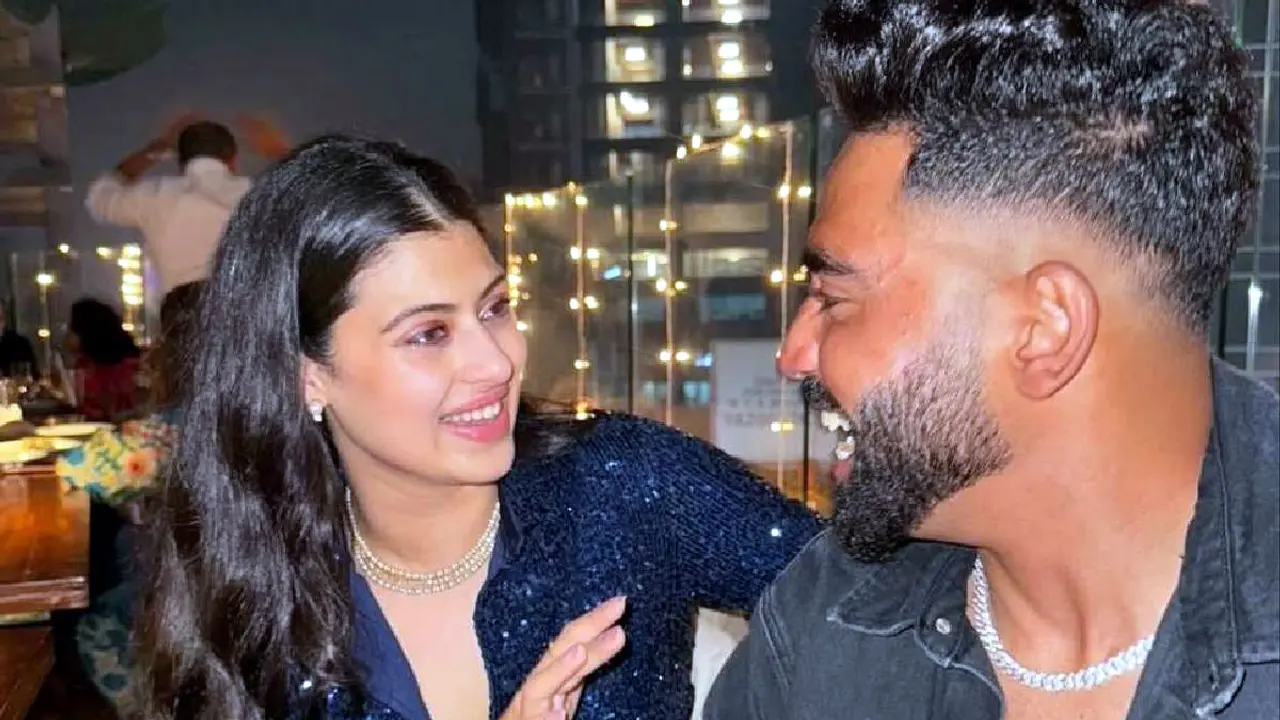 আশা ভোঁসলের নাতনির সঙ্গে প্রেমের গুঞ্জন, মুখ খুললেন সিরাজ