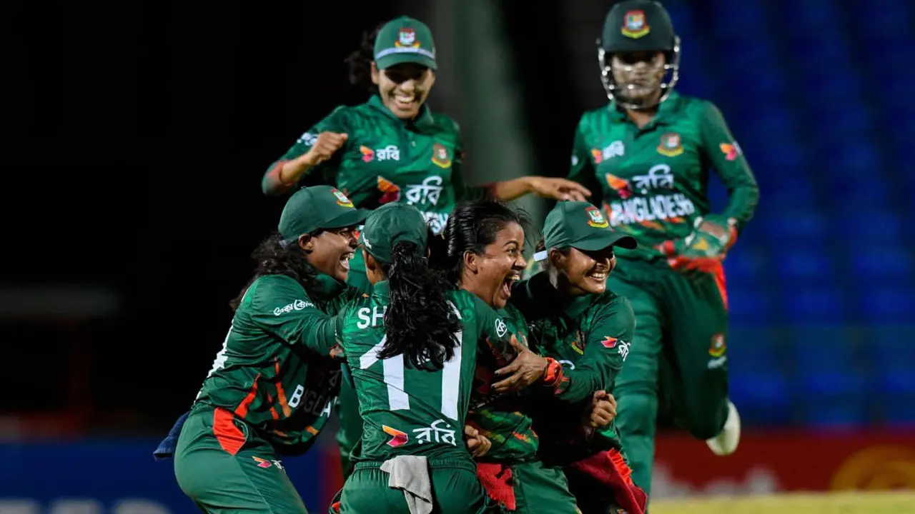 স্পিনারদের দাপুটে স্পেলে বিশ্বকাপের দৌড়ে টিকে রইল বাংলাদেশ