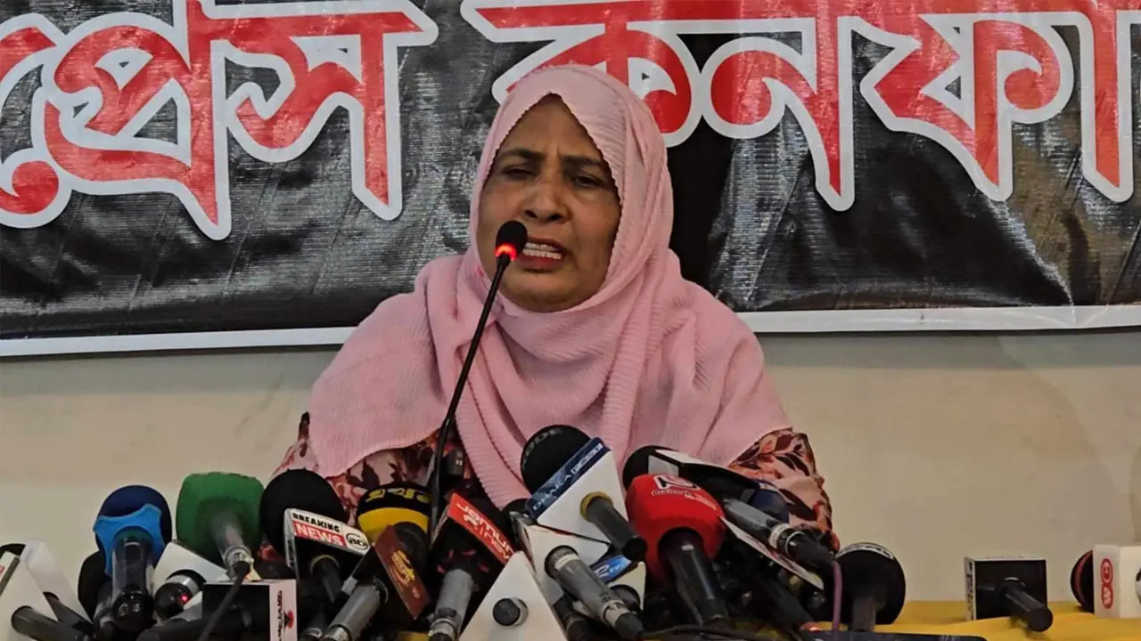 ‘লাল শাড়ি পরে পিলখানায় ঢুকেছিলাম, বের হয়েছি বিধবা হয়ে’