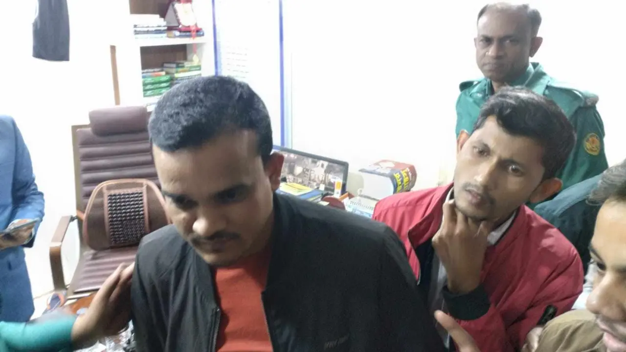 জবি শিবির নেতার কাছে ক্ষমা চাইলেন সোহরাওয়ার্দী কলেজ ছাত্রদল নেতা