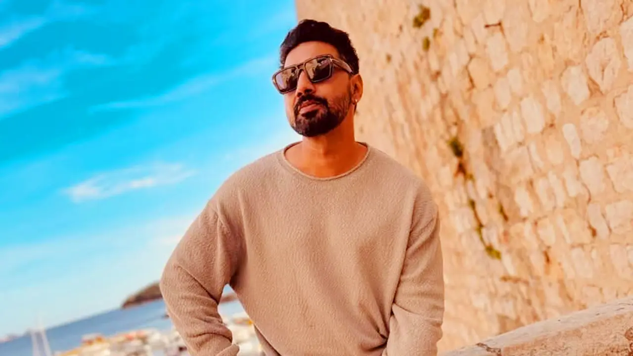 ‘বন্ধু ফেল করলে বাঙালি দুঃখ পায়, পাশ করলে আরও দুঃখ পায়’