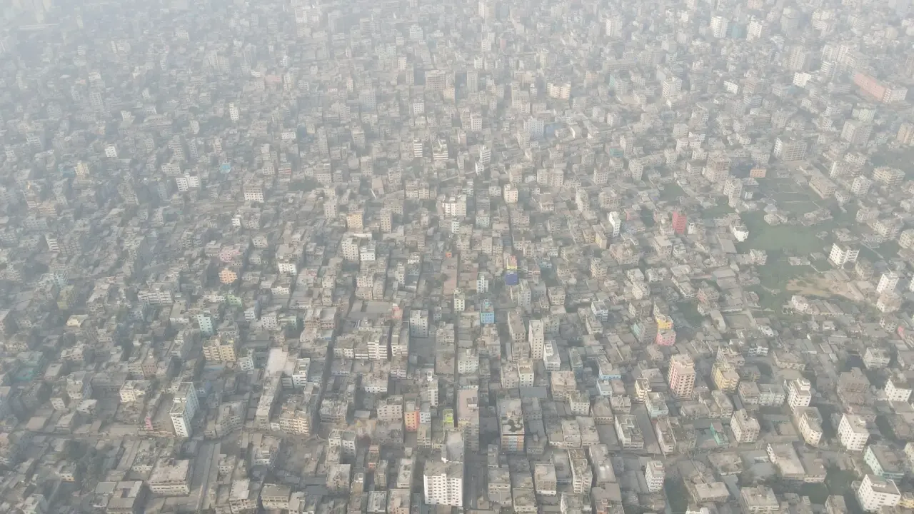 ঢাকায় বাড়ছে বিষাক্ত বাতাস, সতর্ক বার্তা