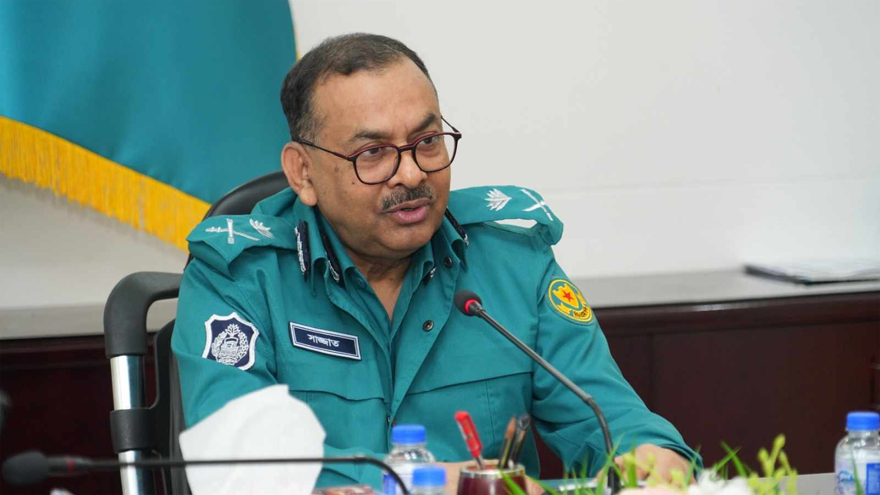 ধরা পড়েননি পালানো ওসি, ‘সম্ভবত’ ইন্ডিয়া চলে গেছেন