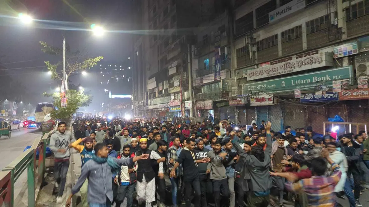 ঢাবি প্রো-ভিসির বাসভবন ঘেরাও করতে যাচ্ছেন ৭ কলেজের শিক্ষার্থীরা
