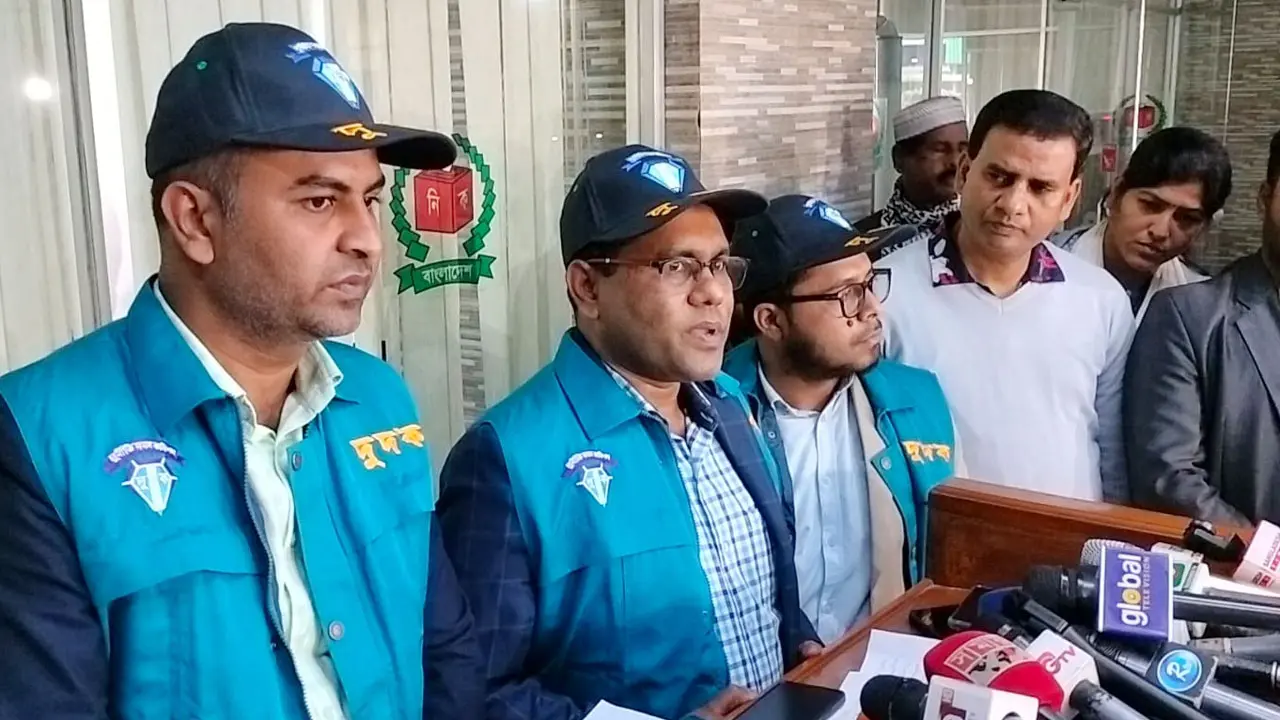 ইভিএম মেশিনে ত্রুটি রয়েছে : দুদক