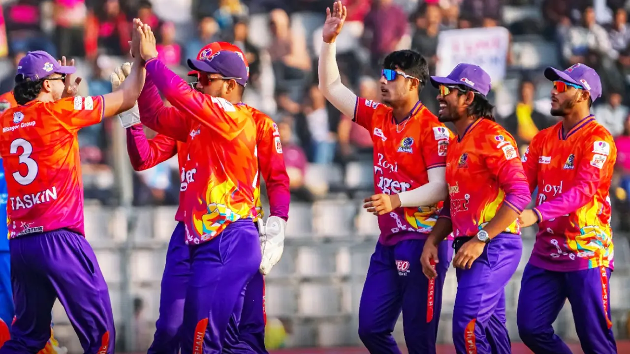 দুই বিদেশি নিয়ে ফিল্ডিংয়ে রাজশাহী