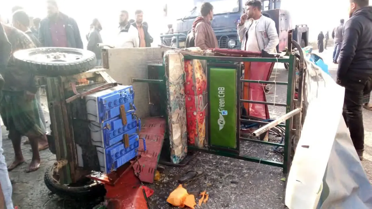 হবিগঞ্জে গাড়ির ধাক্কায় প্রাণ গেলো দুই নারী শ্রমিকের