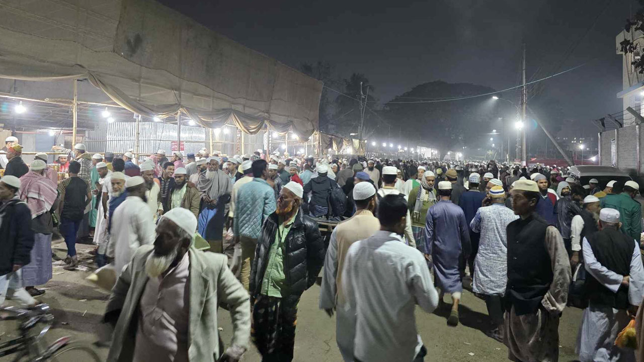 আম বয়ানে বিশ্ব ইজতেমা শুরু, মুসল্লিদের ঢল