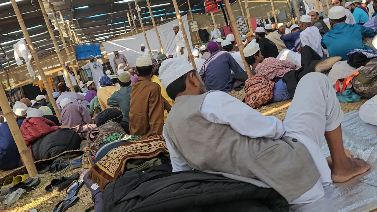 ইজতেমায় ইশারা বার্তায় বয়ান আয়ত্ব করছেন শতাধিক বধির