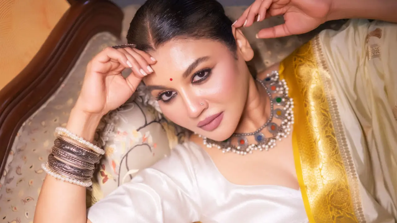 ডাইনি রূপে ধরা দিলেন জয়া আহসান!