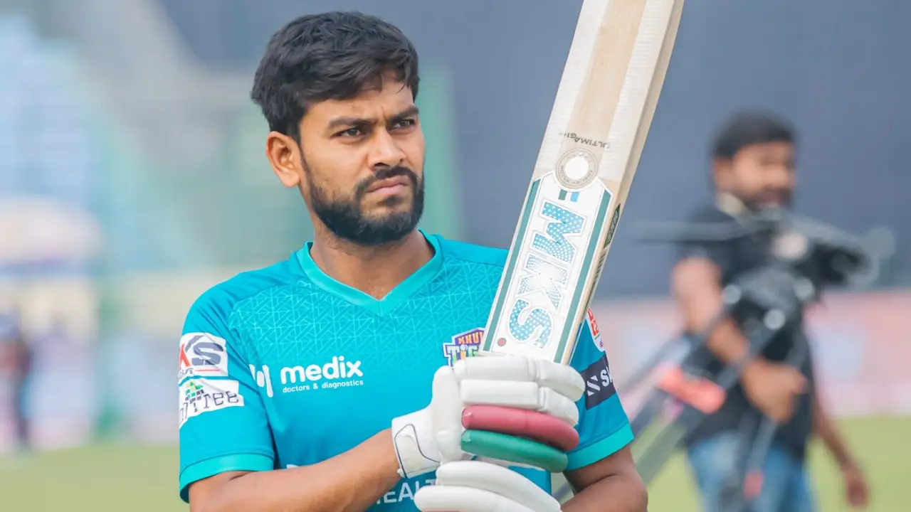 ‘দিনশেষে আমরা টাকার জন্যই খেলি’, পারিশ্রমিক ইস্যুতে মিরাজ