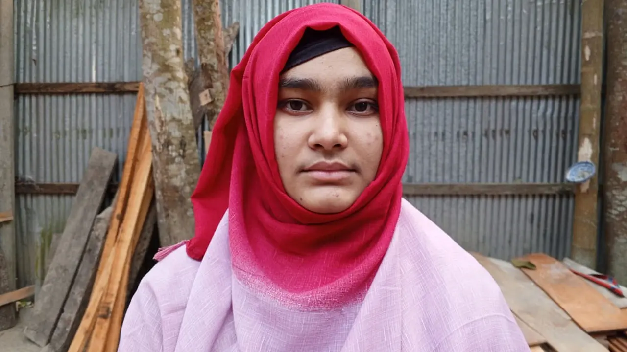 মেডিকেলে পড়ার সুযোগ পেয়েও ভর্তি অনিশ্চিত সুমাইয়ার