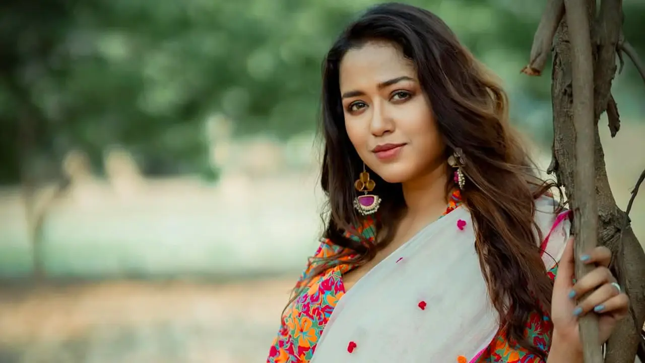 দম বন্ধ লাগে, ক্ষুধা লাগলে খেতে ইচ্ছে করে না : সোহিনী