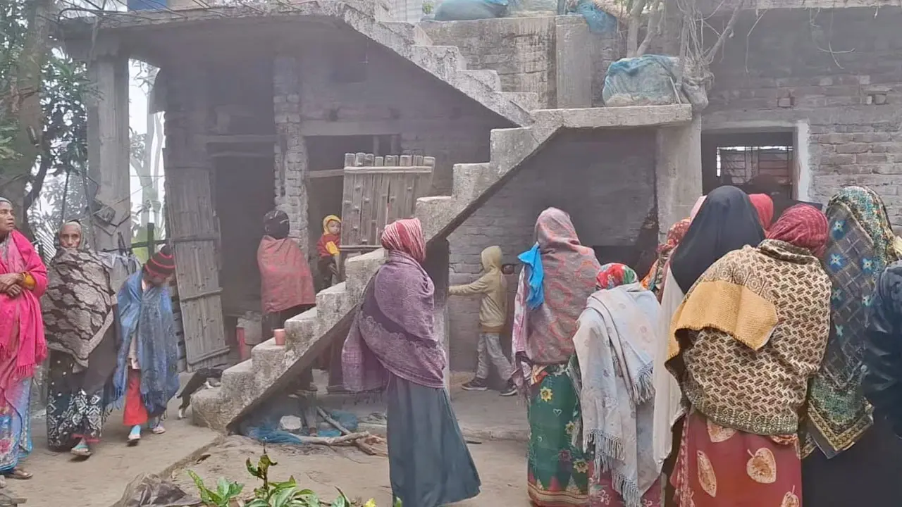 স্ত্রীকে গলাকেটে হত্যার পর থানায় হাজির স্বামী