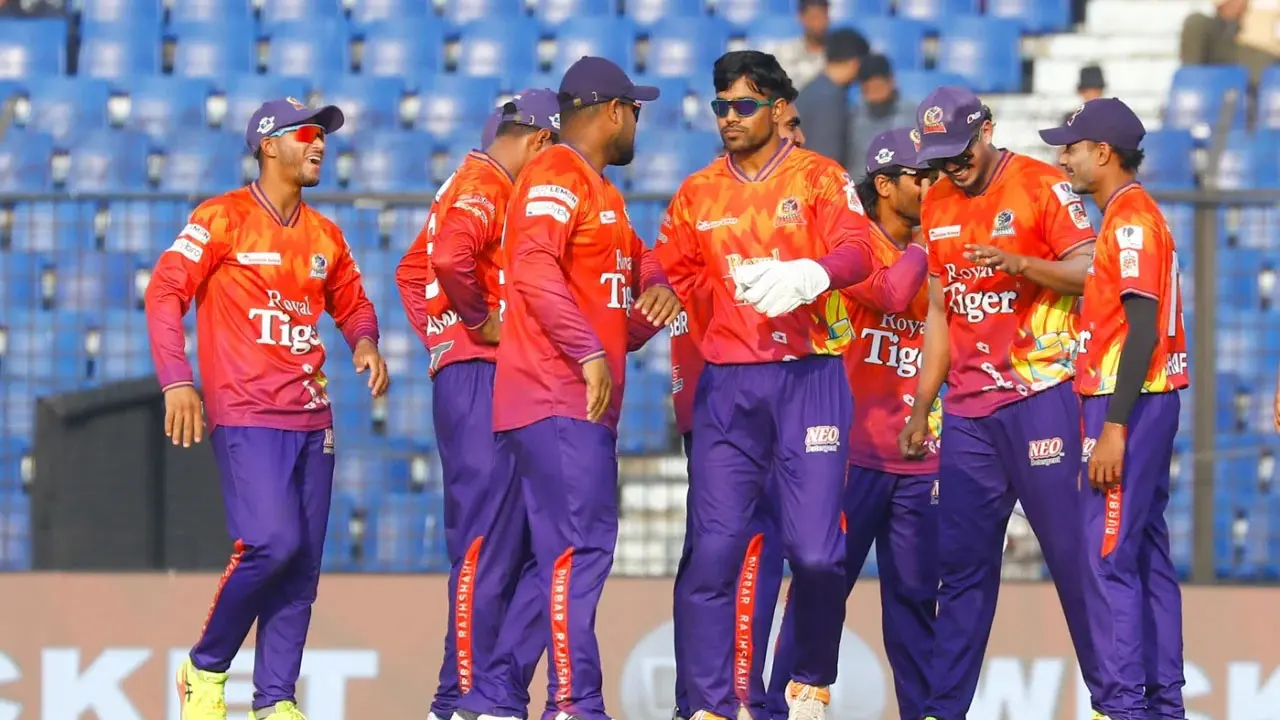 রাজশাহীর বিতর্কিত কর্মকাণ্ড, আইনি পথে বিসিবি!