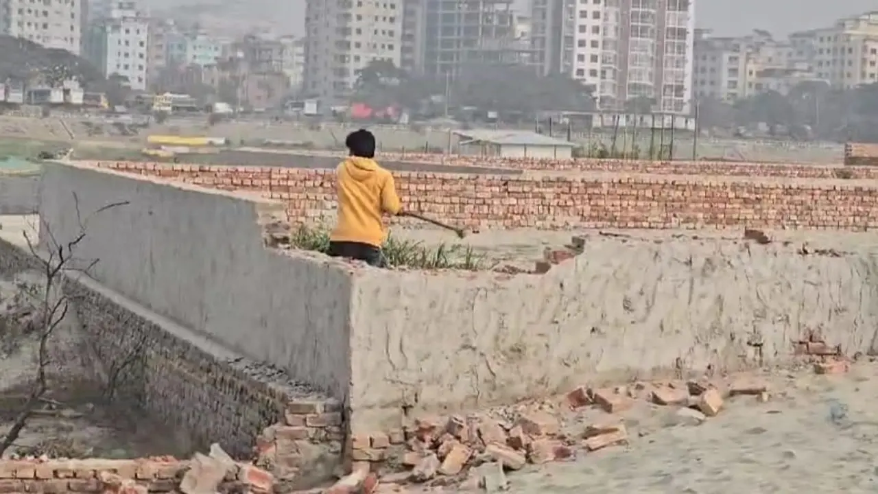 জলাশয়-কৃষিজমি ভরাট বন্ধে রাজউকের অভিযান, লাখ টাকা জরিমানা