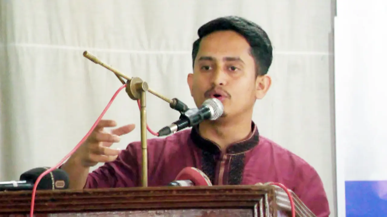 আইনশৃঙ্খলা বাহিনীর পোশাক পরিবর্তন নিয়ে যা লিখলেন সারজিস