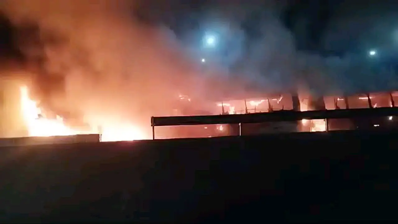 সাভারে বাস-অ্যাম্বুলেন্স সংঘর্ষে বিস্ফোরণ, নিহত ৪