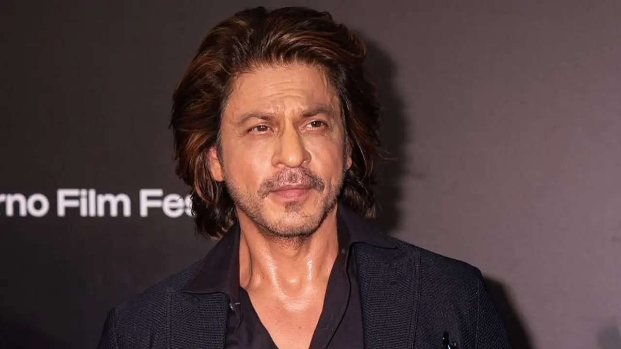 ‘অনুষ্ঠানের পর আমরা বিয়ে করতে পারি’- ভক্তকে শাহরুখ