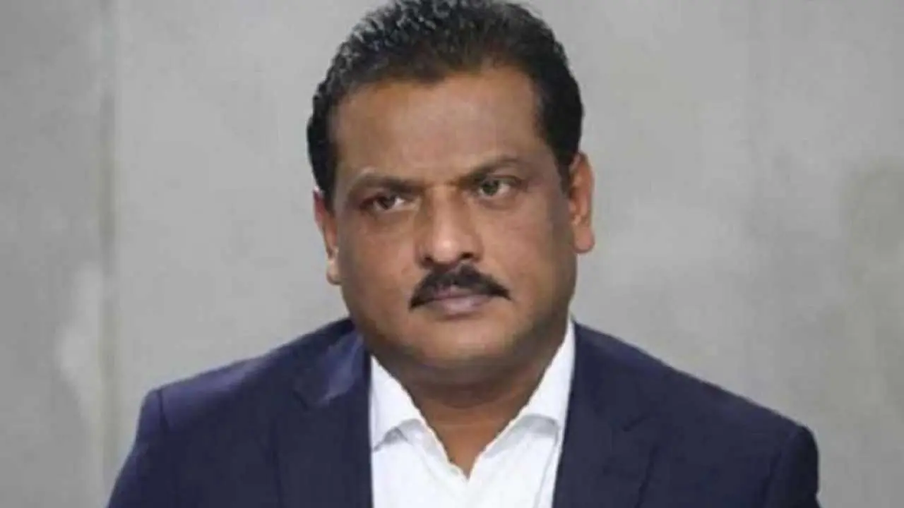 সাবেক প্রতিমন্ত্রী শরীফ আহমেদের ব্যাংক হিসাব অবরুদ্ধের আদেশ