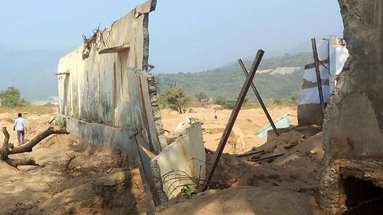 সিলেটে পাথর উত্তোলনকালে মাটিচাপায় শ্রমিকের মৃত্যু