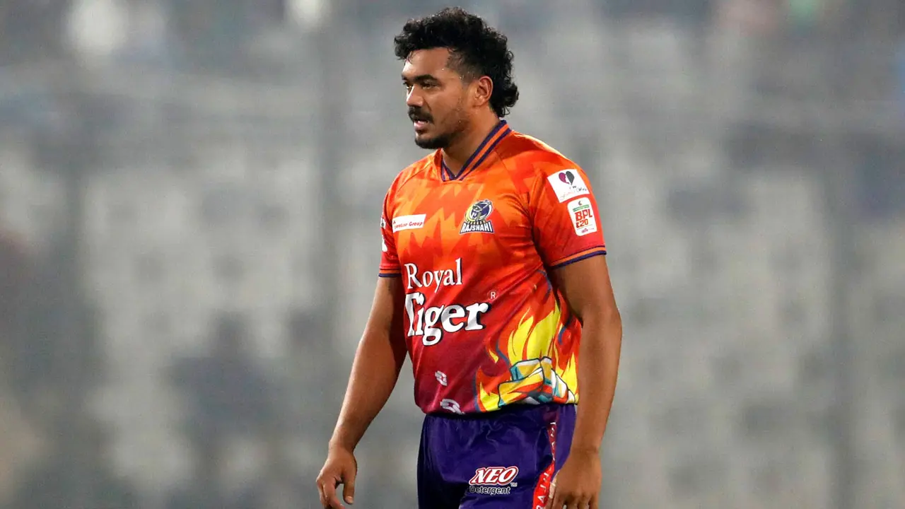শ্বাসরুদ্ধকর ম্যাচের শেষে বিপিএলে নতুন ইতিহাস 