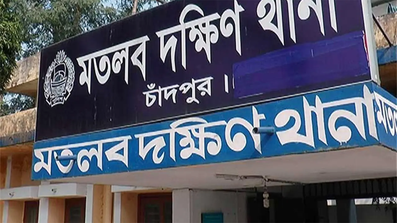 চাঁদপুরে তরুণীর গলাকাটা মরদেহ উদ্ধার, সাবেক স্বামী আটক  