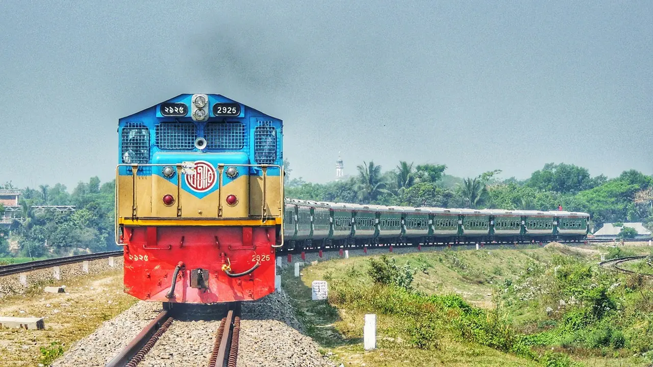 ইজতেমার পথে ‘জুমা স্পেশাল’ ট্রেন, যখন যেখান থেকে ছাড়বে