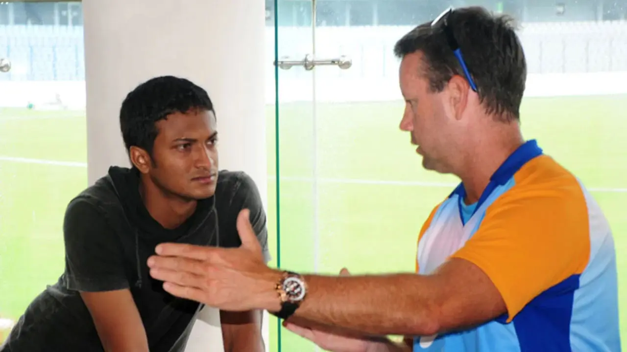 সোশ্যাল মিডিয়ায় চাকরি খুঁজছেন বাংলাদেশের সাবেক কোচ