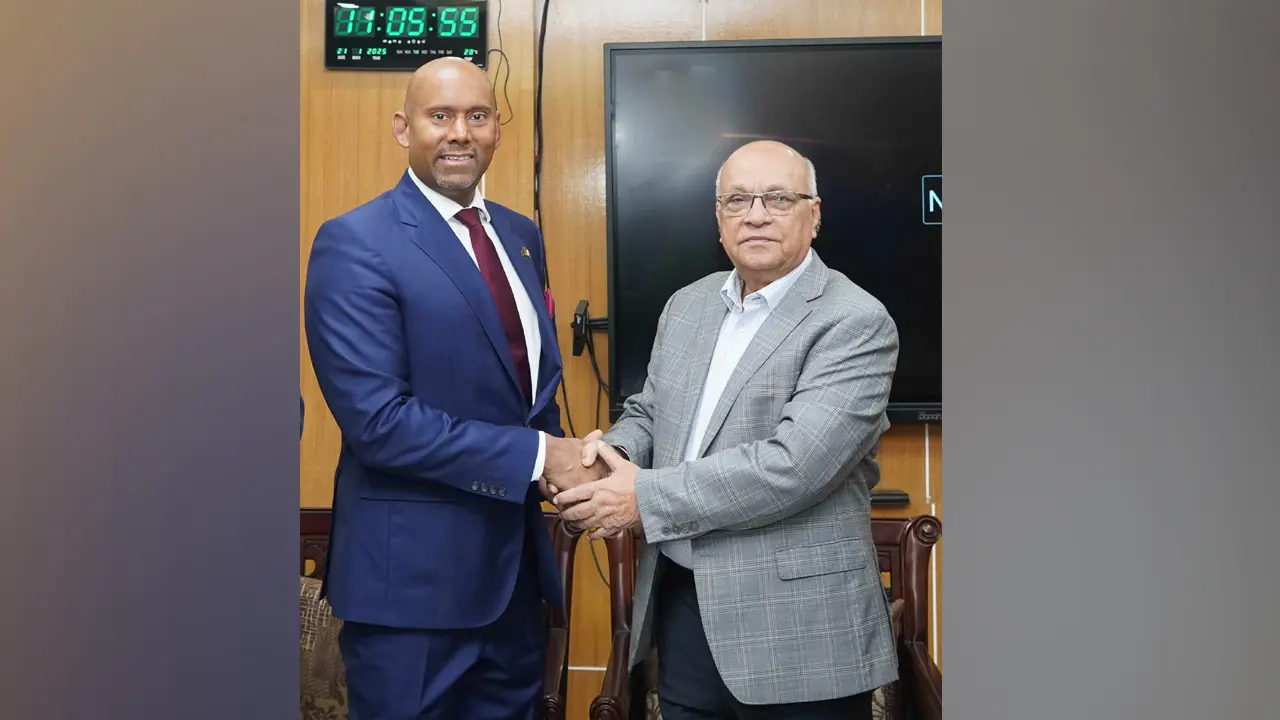 রোহিঙ্গাদের জন্য দুর্যোগ সহনীয় ঘর নির্মাণের আগ্রহ প্রকাশ কানাডার