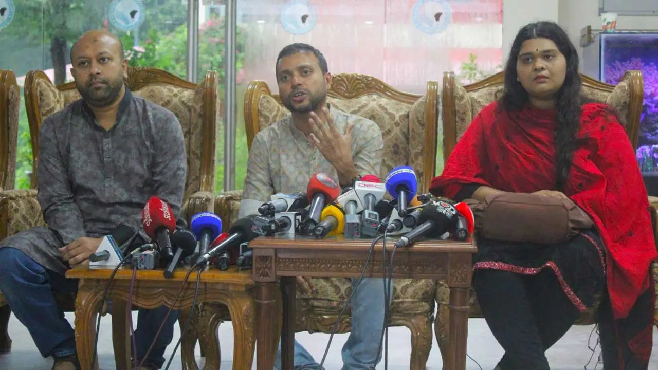 ‘দন্ত-নখরবিহীন উচ্চকক্ষ জাতির কোনো কাজে আসবে না’