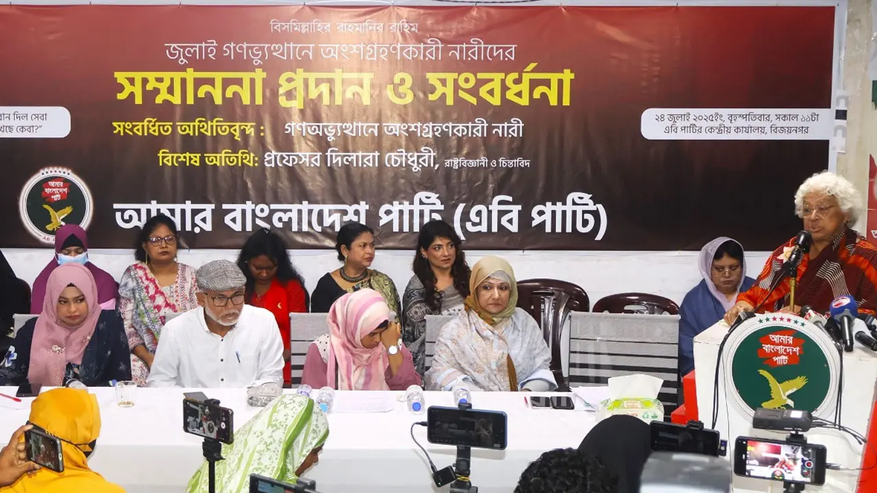 হাসিনার কর্তৃত্ববাদী থেকে ফ্যাসিবাদী হওয়ার জন্য বুদ্ধিজীবীরা কম দায়ী নয়
