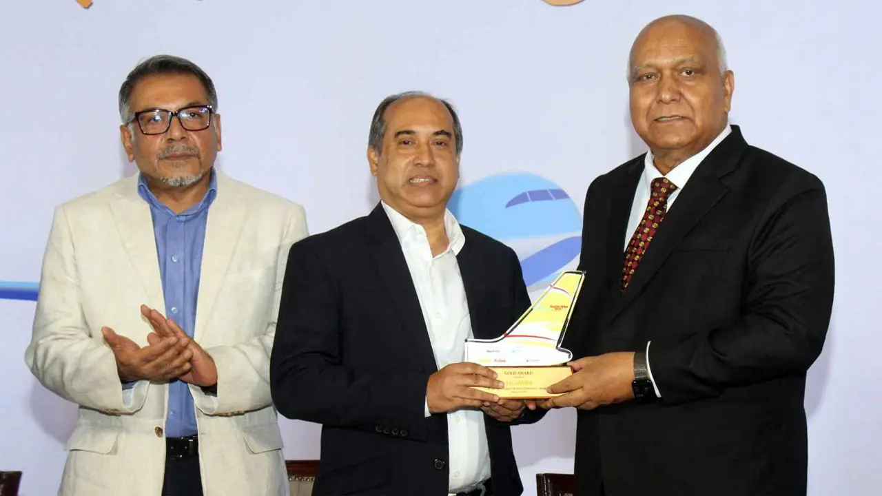 দুই ক্যাটাগরিতে সেরা এয়ারলাইন্স হলো এয়ার অ্যাস্ট্রা
