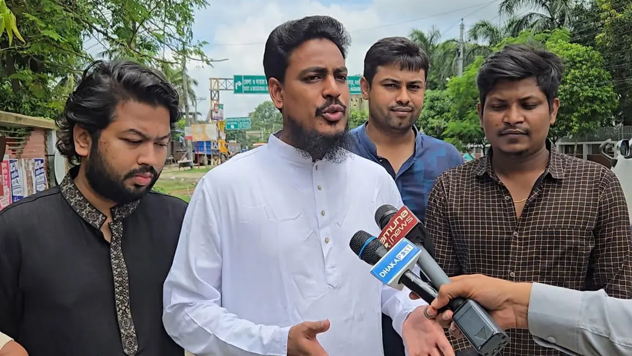 আমরা রাজনীতি করতে চাই জনমানুষের স্বার্থে: আখতার হোসেন