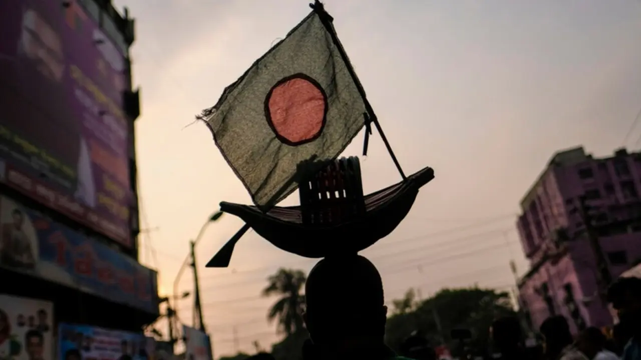 ওয়েবসাইট থেকে নৌকা প্রতীক সরালো ইসি
