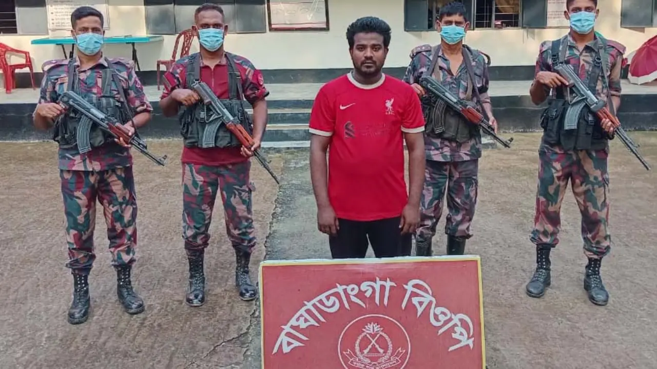 অবৈধভাবে ভারতে প্রবেশের সময় মহেশপুরে ৬ জন আটক