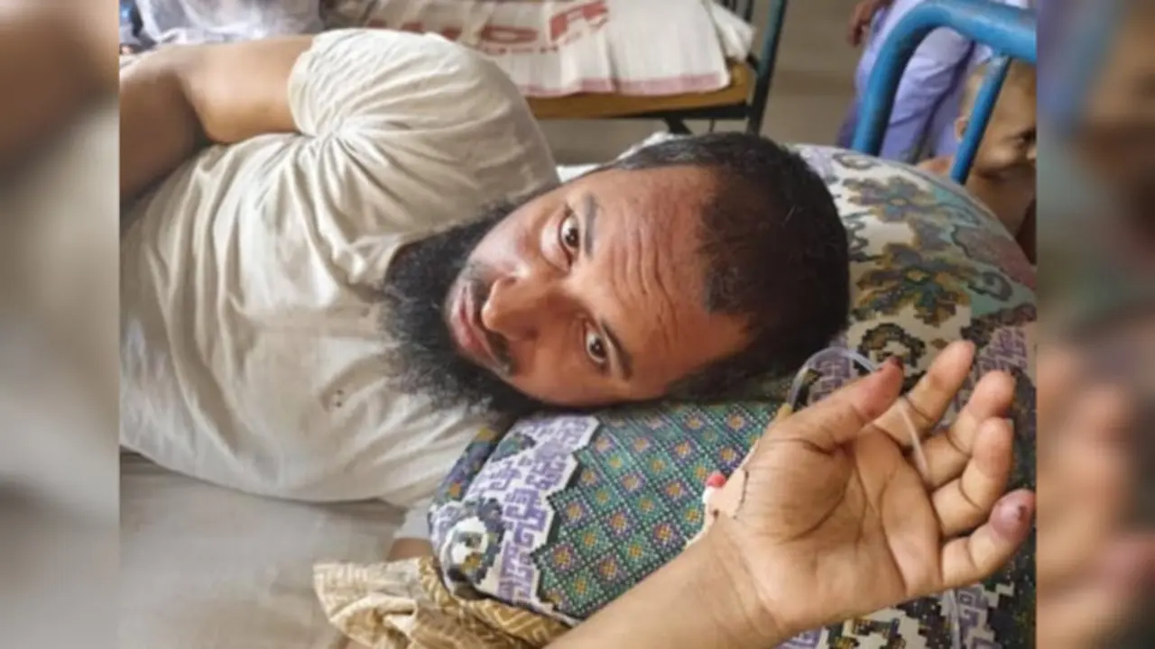 ইসলামী ব্যাংকে গ্রাহককে হাতুড়ি পেটা, তিন কর্মকর্তা গ্রেপ্তার