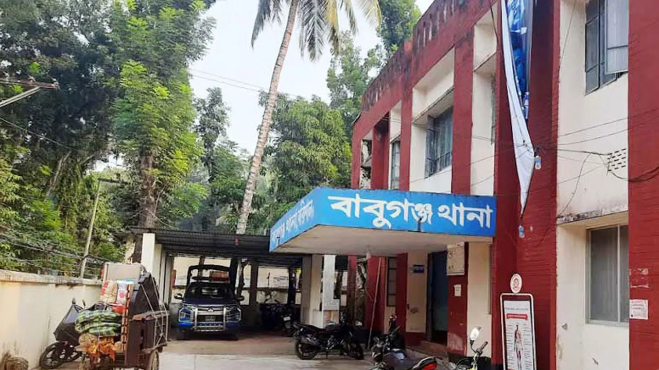 বরিশালে ডিবি পুলিশকে কোপালো মাদক কারবারিরা, থানায় মামলা