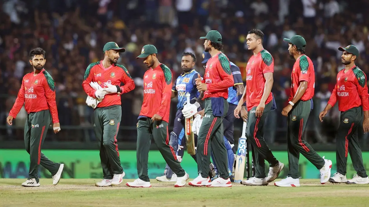 নাঈম চারে মিরাজ ছয়ে, জাকের-মুস্তাফিজ নেই উত্তর দেবে কে?