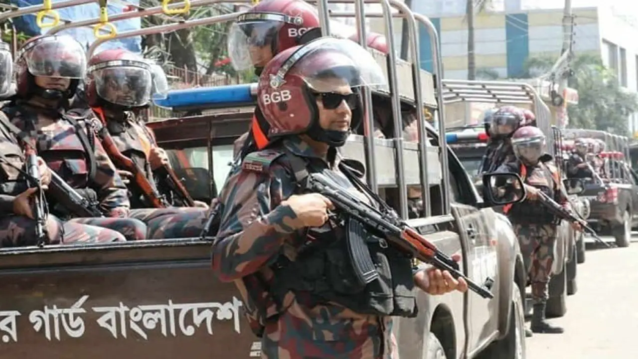 গোপালগঞ্জে সেনাবাহিনী ও পুলিশের সঙ্গে যোগ দিয়েছে ৪ প্লাটুন বিজিবি