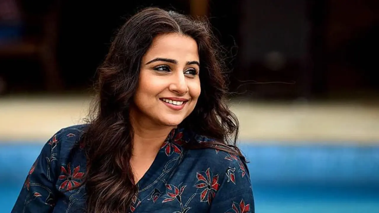 দাঁত না মেজেই শুটে চলে আসেন সহশিল্পী, অস্বস্তিতে পড়েন বিদ্যা বালান