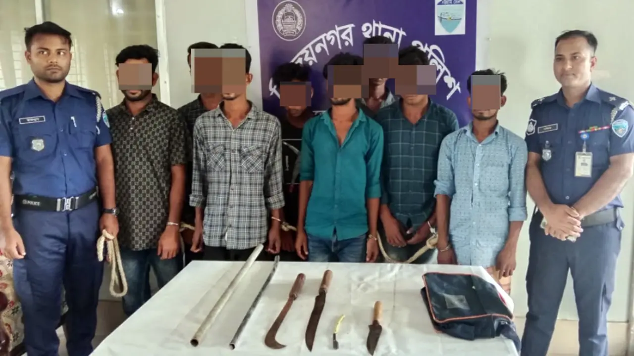 বিজয়নগরে ডাকাতির প্রস্তুতিকালে দেশীয় অস্ত্রসহ ৮ ডাকাত গ্রেপ্তার
