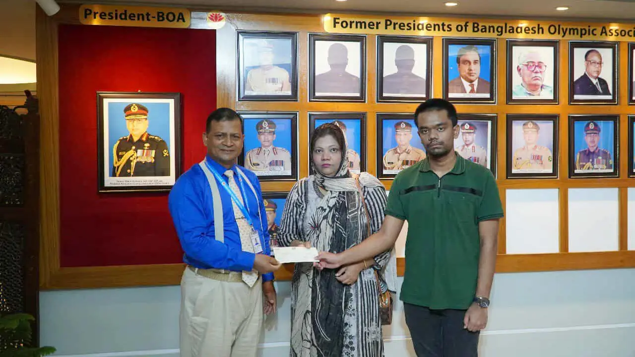 গ্র্যান্ডমাস্টার জিয়ার পরিবারের পাশে বিওএ