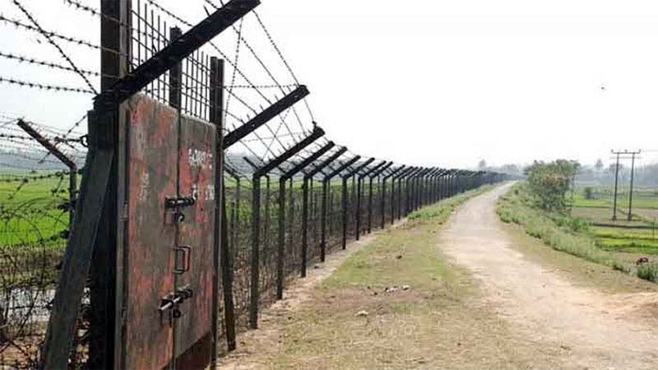 চাঁপাইনবাবগঞ্জ সীমান্ত দিয়ে ভারতে ...