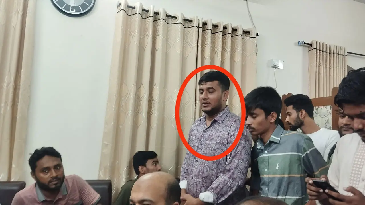 ছাত্রলীগ নেতাকে আটক করে পুলিশে দিলো জবি ছাত্রদল
